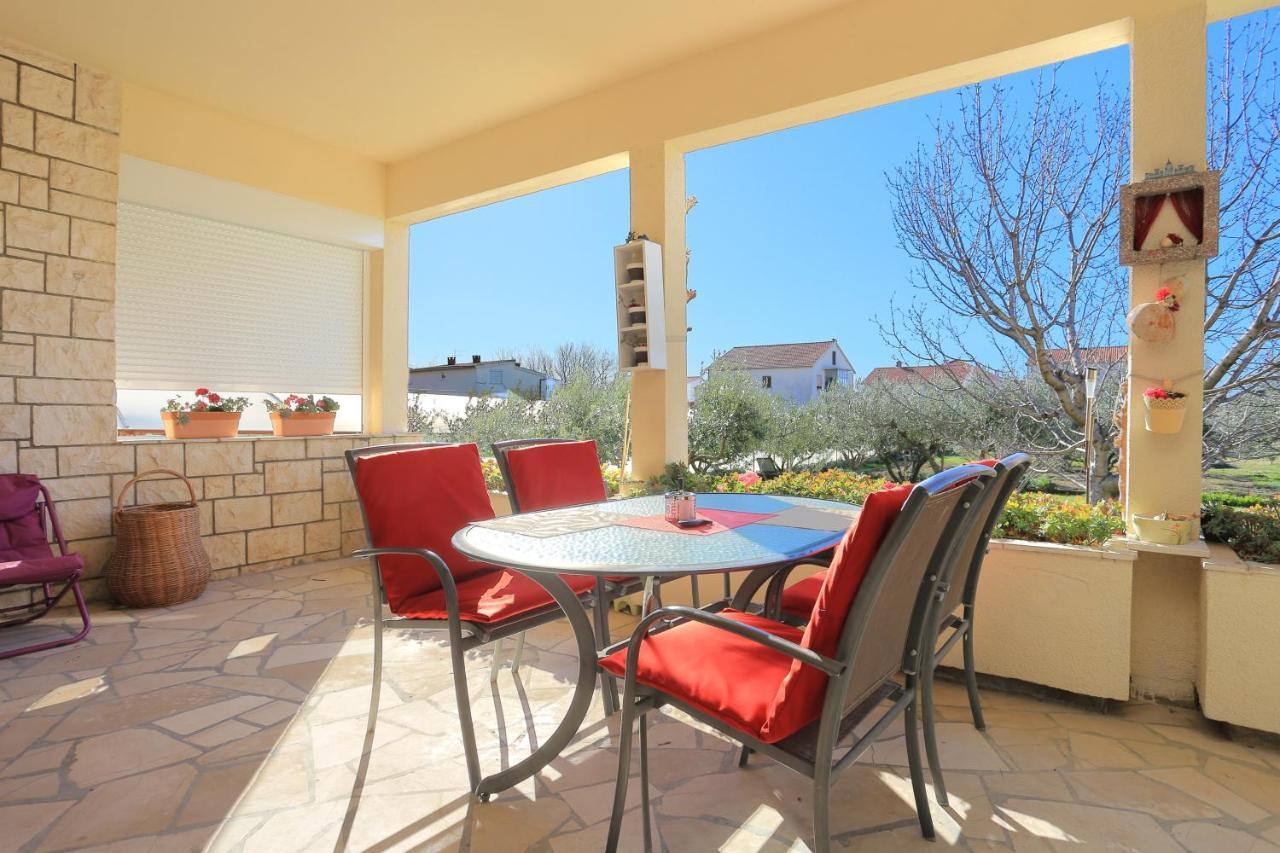 Apartments With A Parking Space Kastel Gomilica, Kastela - 19248 المظهر الخارجي الصورة